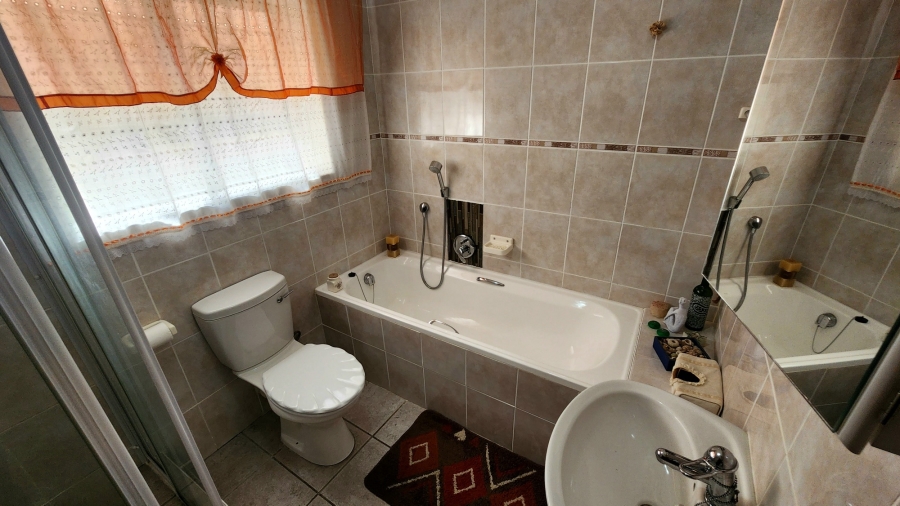 3 Bedroom Property for Sale in Hartenbos Central Western Cape